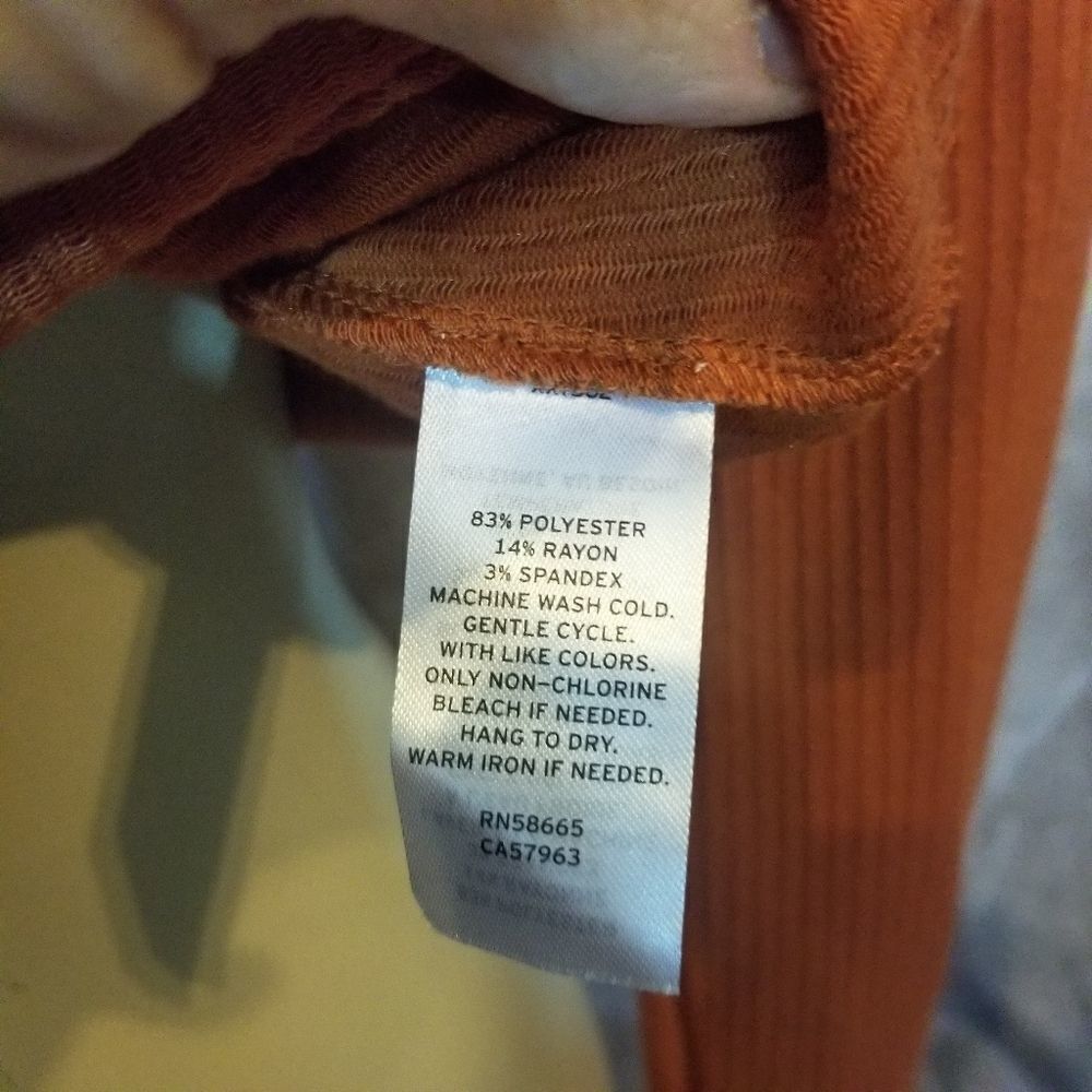 5/$25 Summer Sale!!!‎ Abound Orange Scoop Neck Button Down Top Sz Small - Picture 5 of 5
